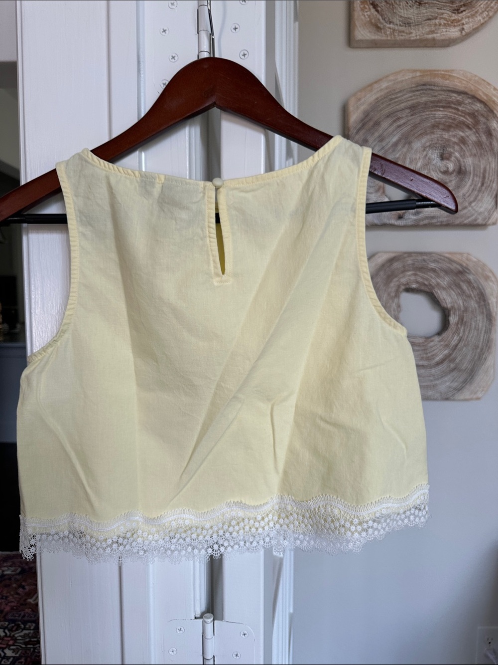 GAP Lace-Hem Sleeveless Crop Top - Pale Yellow - Picture 5 of 5